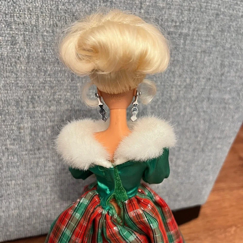 Mattel Winter's Eve Holiday Barbie Special Edition Green Red Plaid 1994 #13613